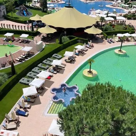 Апартаменты Private Vip In Royal Солнечный берег